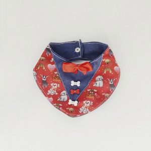 Bandana roja con aplicación en jeans